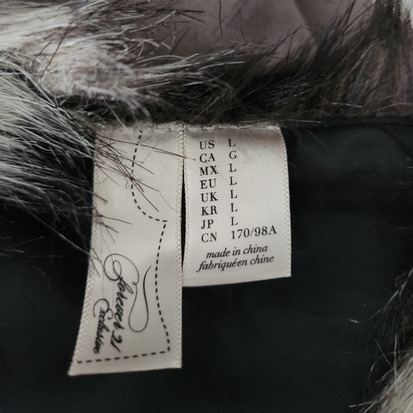 Forever21 faux fur vest! - Picture 3 of 3